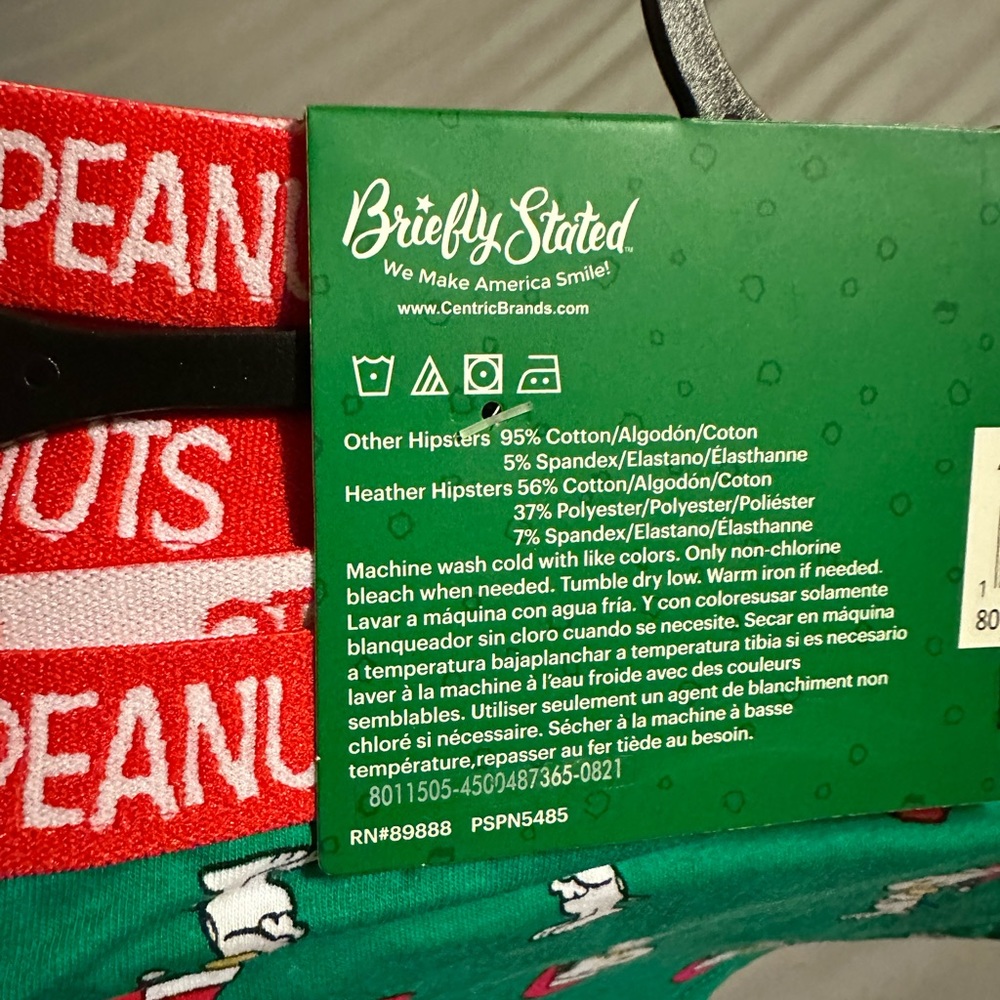 Peanuts Snoopy Christmas Underwear3 Pair Set - Picture 6 of 7